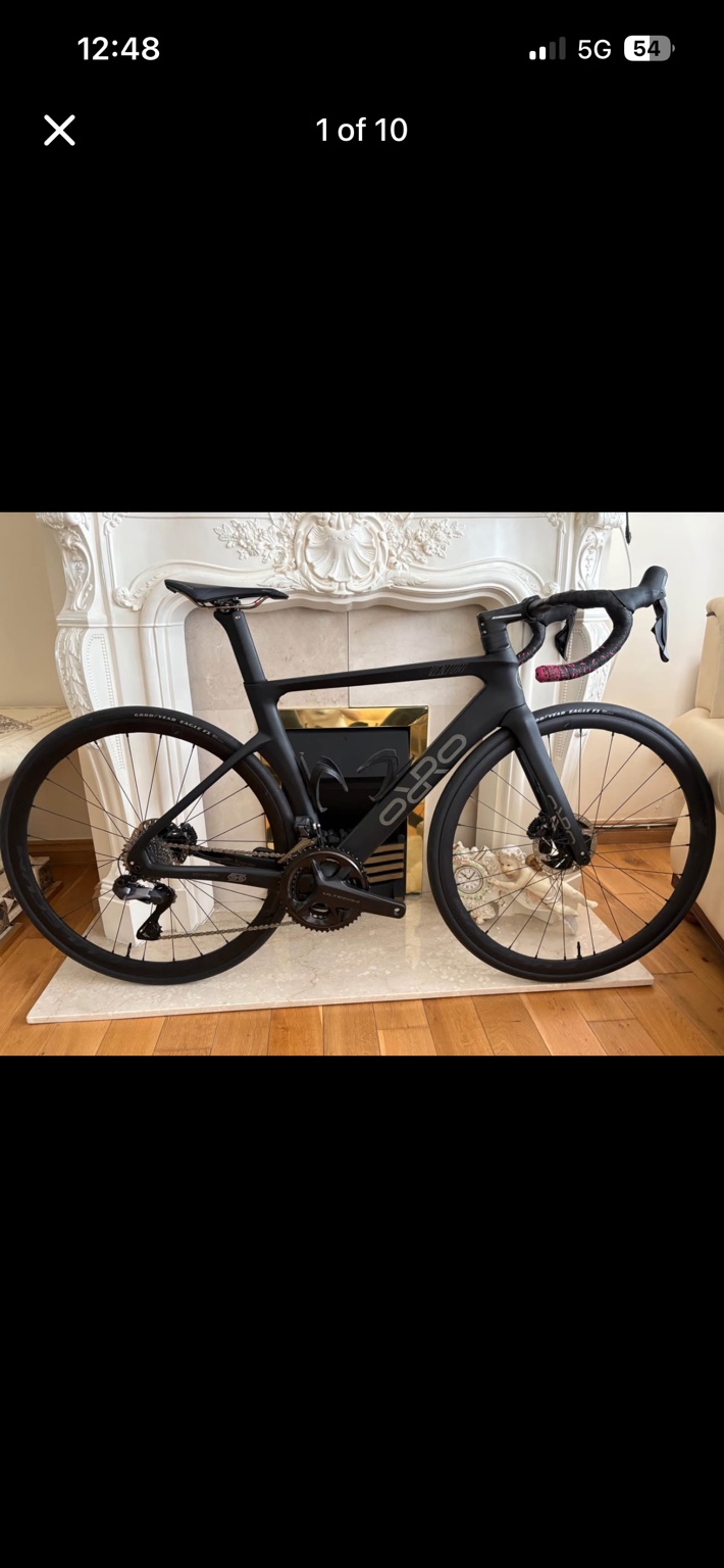 Black Orro Venturi STC road bike, drive-side view